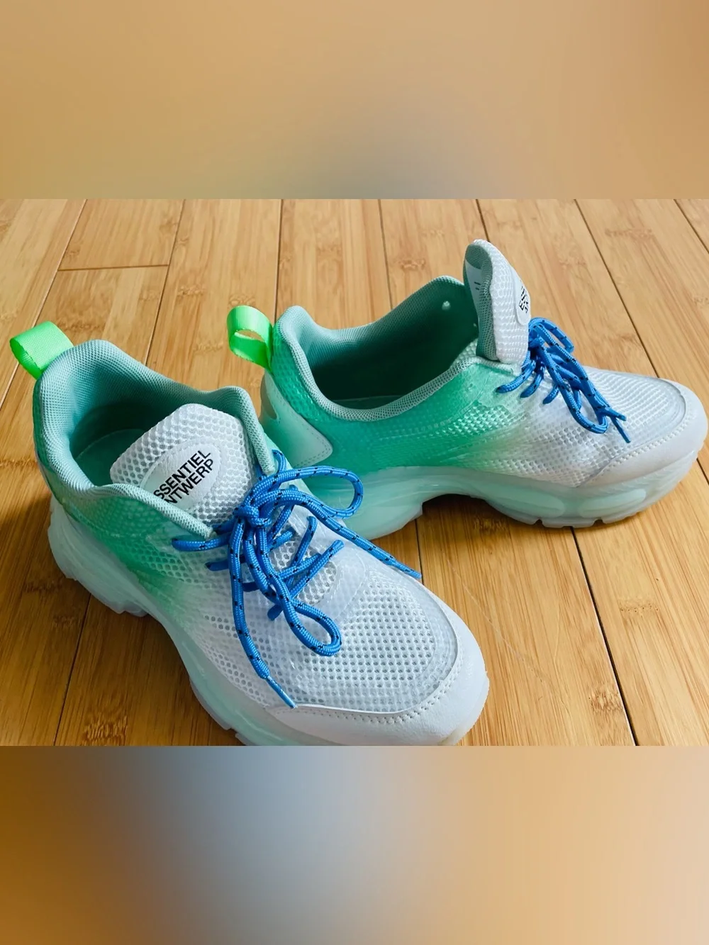 ESSENTIEL ANTWERP Mint Green and White Athletic Sneakers shoes OMBRÉ 40
